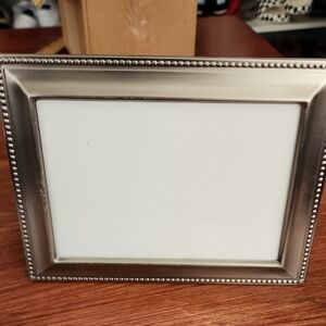 Elegant Silver Beaded Photo Frame